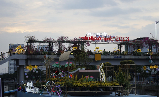 Bến Bình Đông năm 2023 với chủ đề Hoa Tết trên bến Bình Đông: Lưu giữ nét đẹp của Sài Gòn xưa