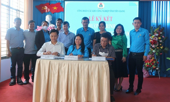 Suy nghĩ về đào tạo, bồi dưỡng cán bộ công đoàn trong điều kiện hội nhập Suy nghĩ về đào tạo, bồi dưỡng cán bộ công đoàn trong điều kiện hội nhập