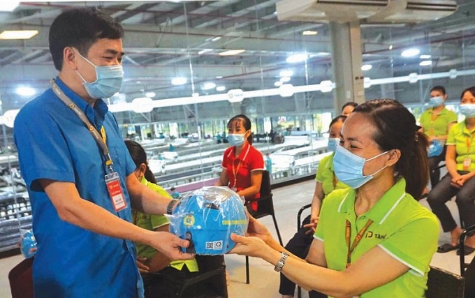 Suy nghĩ về đào tạo, bồi dưỡng cán bộ công đoàn trong điều kiện hội nhập Suy nghĩ về đào tạo, bồi dưỡng cán bộ công đoàn trong điều kiện hội nhập