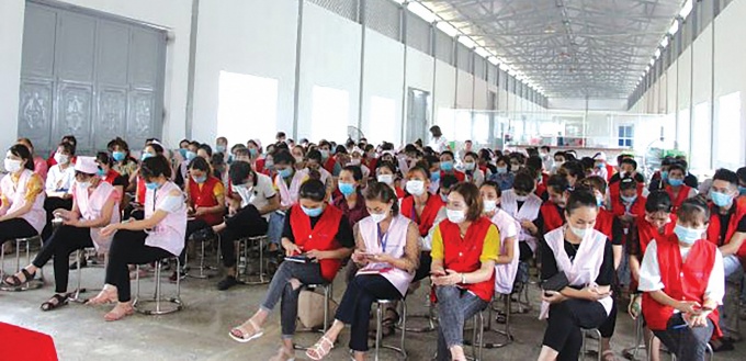 Thúc đẩy bình đẳng giới và bảo vệ quyền của lao động nữ