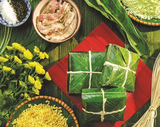 Tết Nguyên đán (hay còn được gọi là Tết Cả, Tết Ta, Tết Âm lịch, Tết Cổ truyền hay đơn giản là Tết)