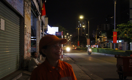 Những người đón giao thừa ngoài phố Những người đón giao thừa ngoài phố