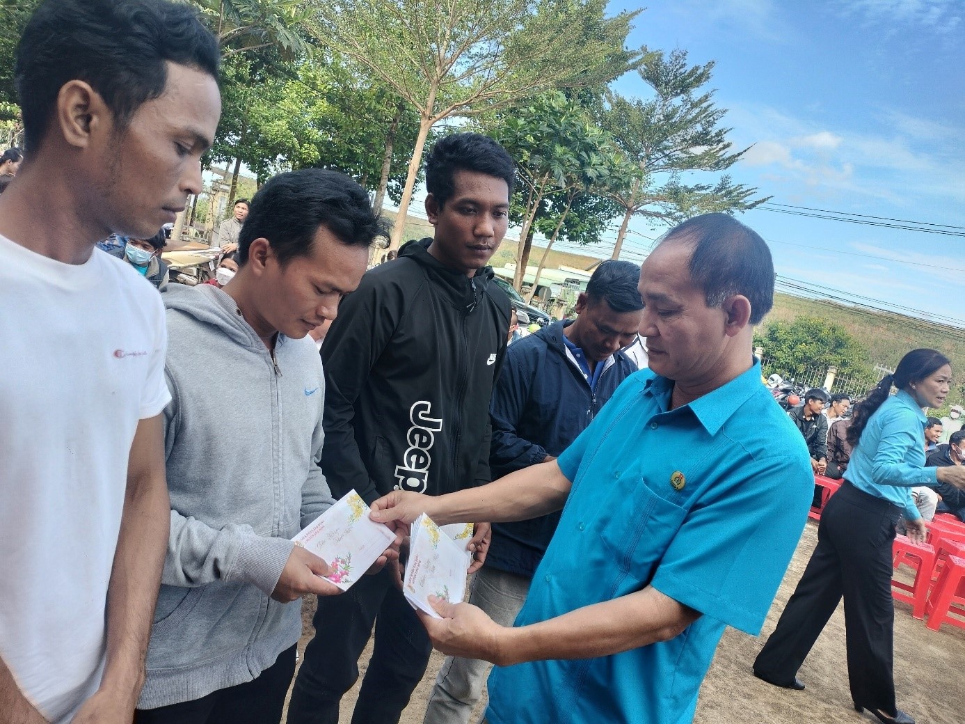 Bình Phước: Mang Tết ấm đến với đoàn viên, người lao động khó khăn