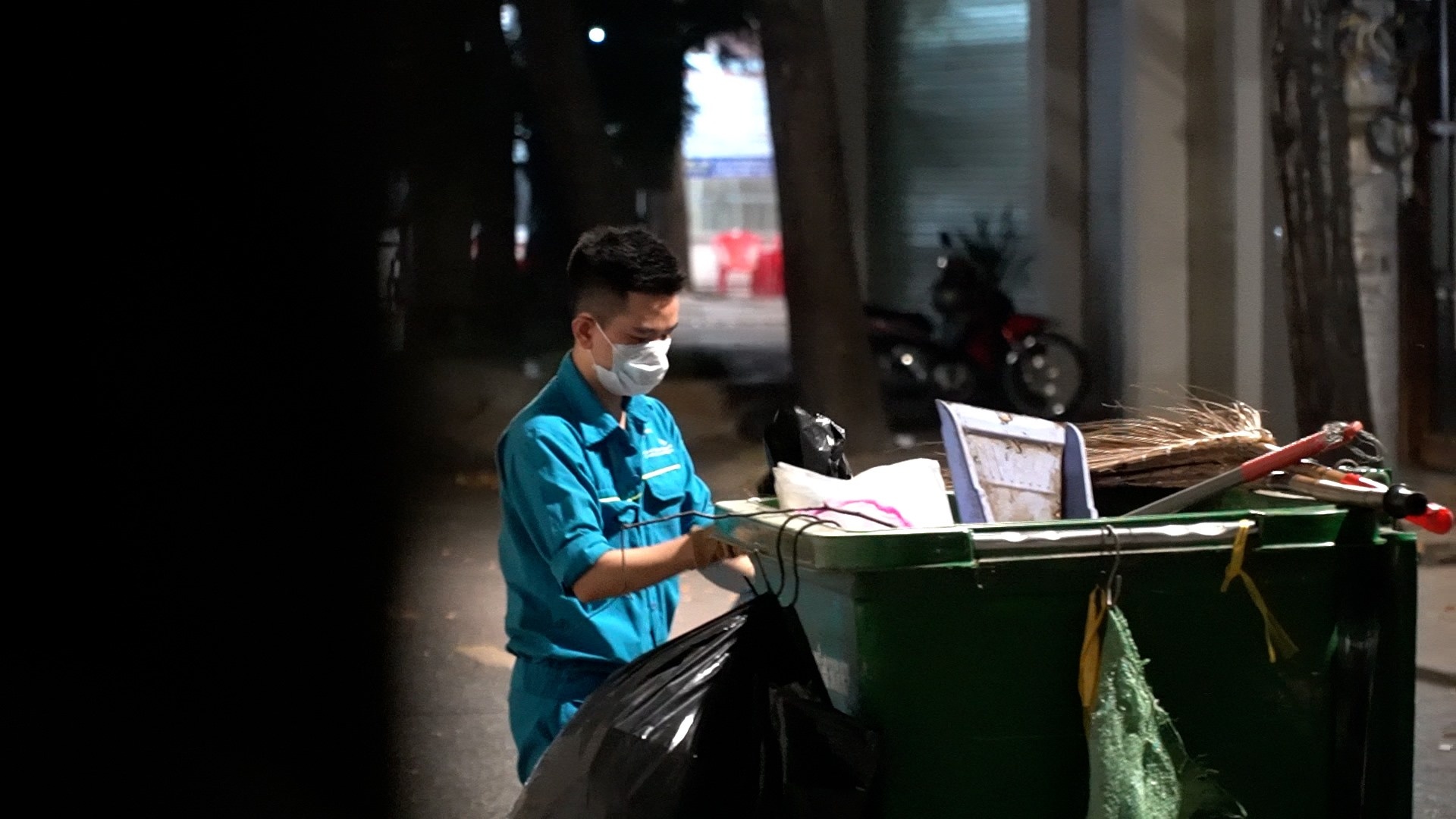 ĐBSCL: Nhiều đoàn viên, người lao động làm việc xuyên đêm giao thừa