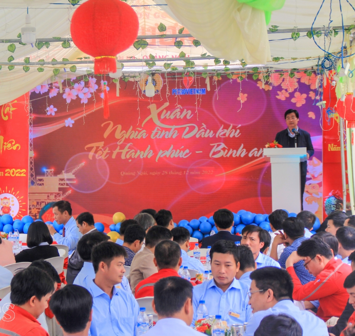 Người công nhân hân hoan đón Tết của người Kinh như đón Tết của dân tộc mình Người công nhân hân hoan đón Tết của người Kinh như đón Tết của dân tộc mình