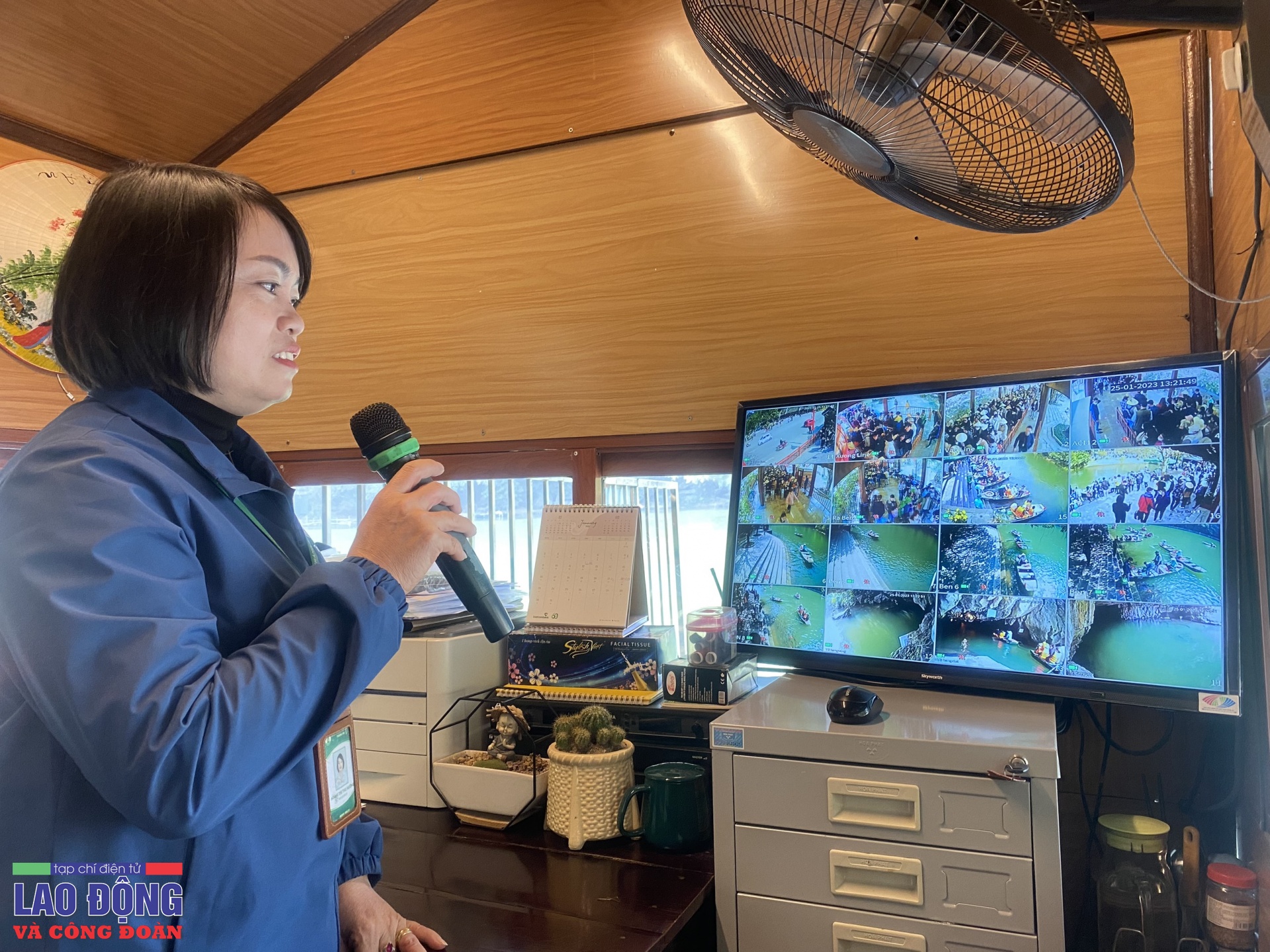 Những lái đò làm việc xuyên Tết tại di sản Tràng An