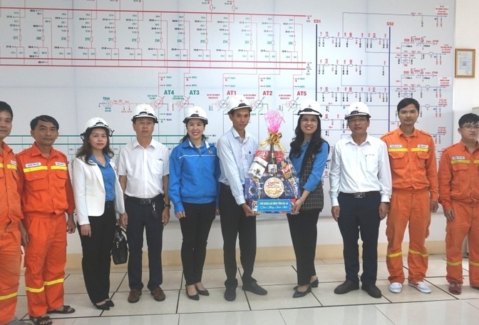 Công đoàn đưa Tết đến với người lao động ở Gia Lai