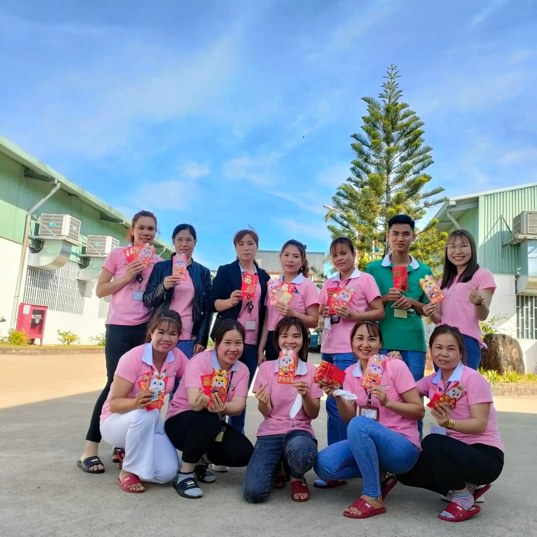 Lâm Đồng: Người lao động phấn khởi bắt đầu ngày làm việc của năm mới Lâm Đồng: Người lao động phấn khởi bắt đầu ngày làm việc của năm mới