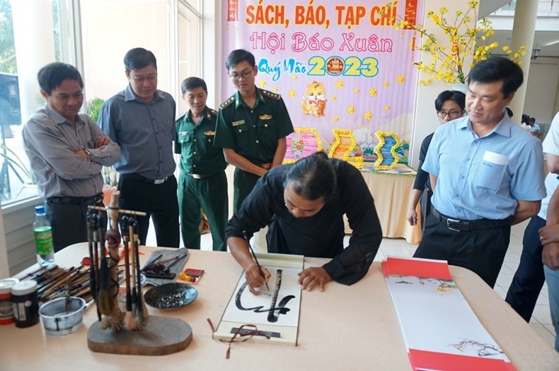 Tạp chí Lao động và Công đoàn tham gia Hội báo Xuân tỉnh Sóc Trăng năm 2023 Tạp chí Lao động và Công đoàn tham gia Hội báo Xuân tỉnh Sóc Trăng năm 2023