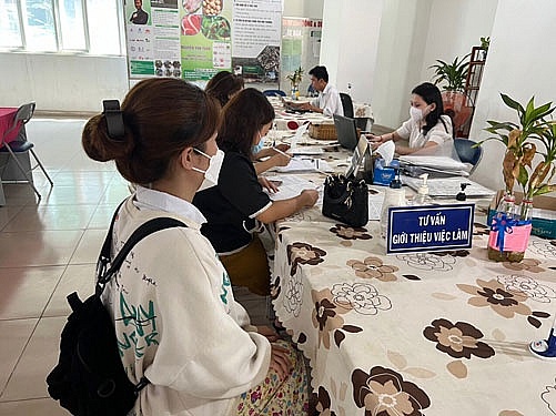 Bình Dương: Doanh nghiệp hối hả tuyển dụng sau Tết Bình Dương: Doanh nghiệp hối hả tuyển dụng sau Tết