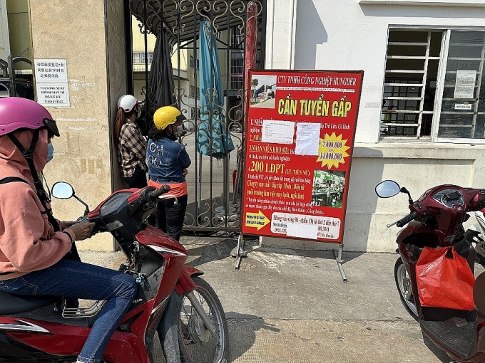 Bình Dương: Doanh nghiệp hối hả tuyển dụng sau Tết Bình Dương: Doanh nghiệp hối hả tuyển dụng sau Tết