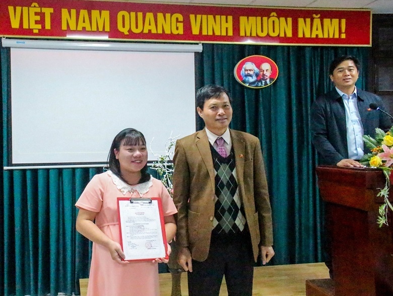 Lâm Đồng nỗ lực phát triển đảng viên trong các doanh nghiệp Lâm Đồng nỗ lực phát triển đảng viên trong các doanh nghiệp