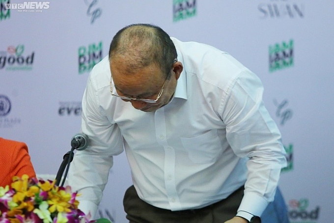 Ông Park tự tổ chức lễ chia tay: 5 năm vinh quang, ra đi lặng lẽ Ông Park tự tổ chức lễ chia tay: 5 năm vinh quang, ra đi lặng lẽ