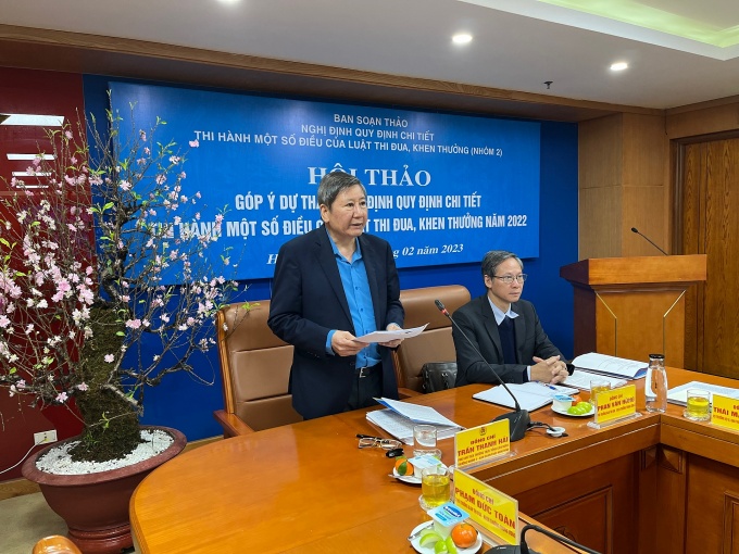 Lãnh đạo Tổng Liên đoàn chủ trì Hội thảo Góp ý Dự thảo Luật Thi đua khen thưởng 2022 Lãnh đạo Tổng Liên đoàn chủ trì Hội thảo Góp ý Dự thảo Luật Thi đua khen thưởng 2022