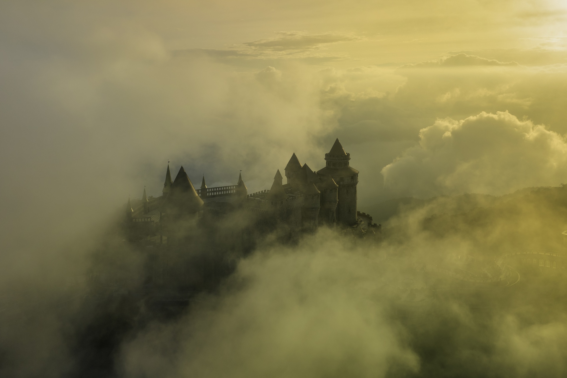 Ngắm biển mây đẹp như cổ tích tại Bà Nà