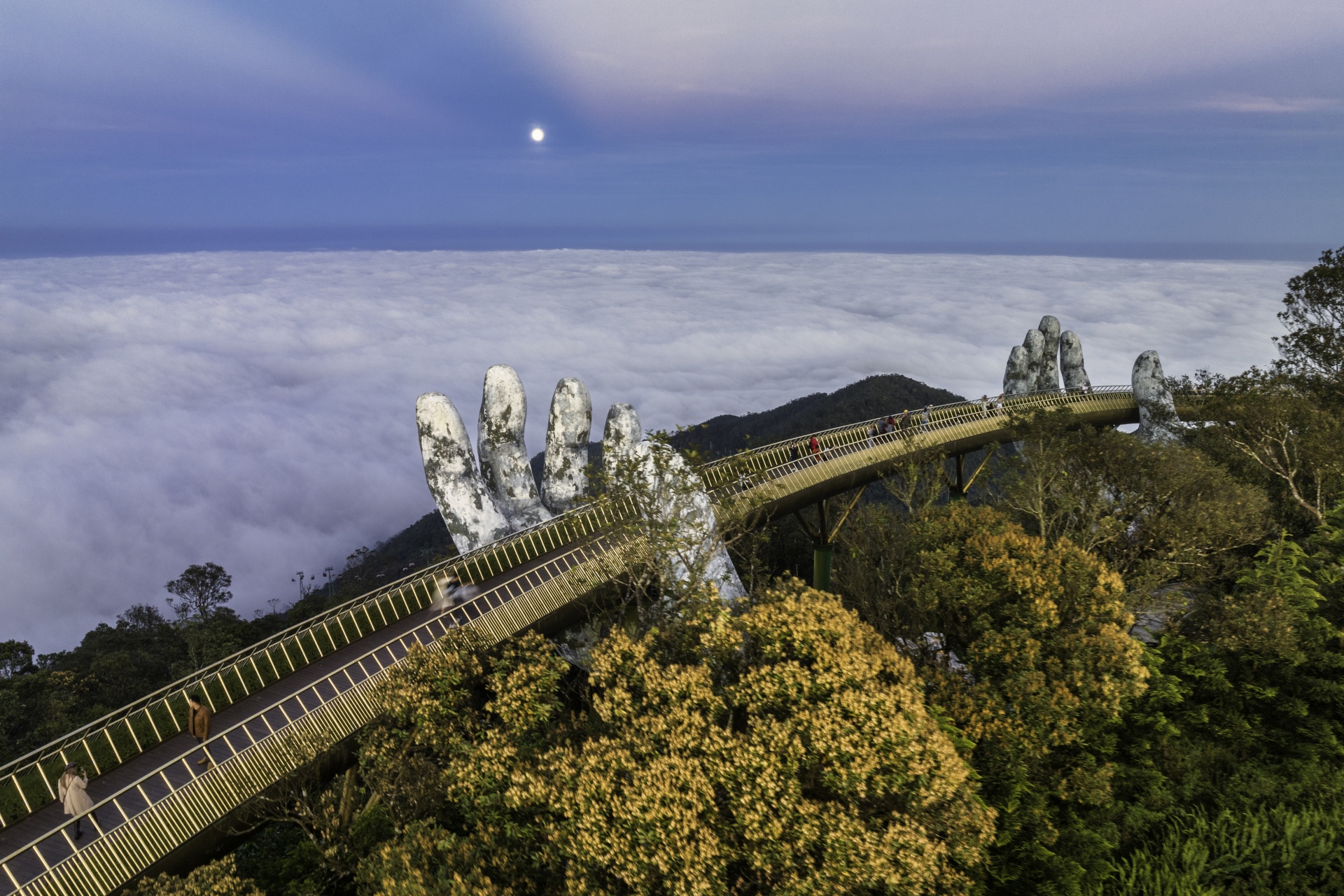 Ngắm biển mây đẹp như cổ tích tại Bà Nà