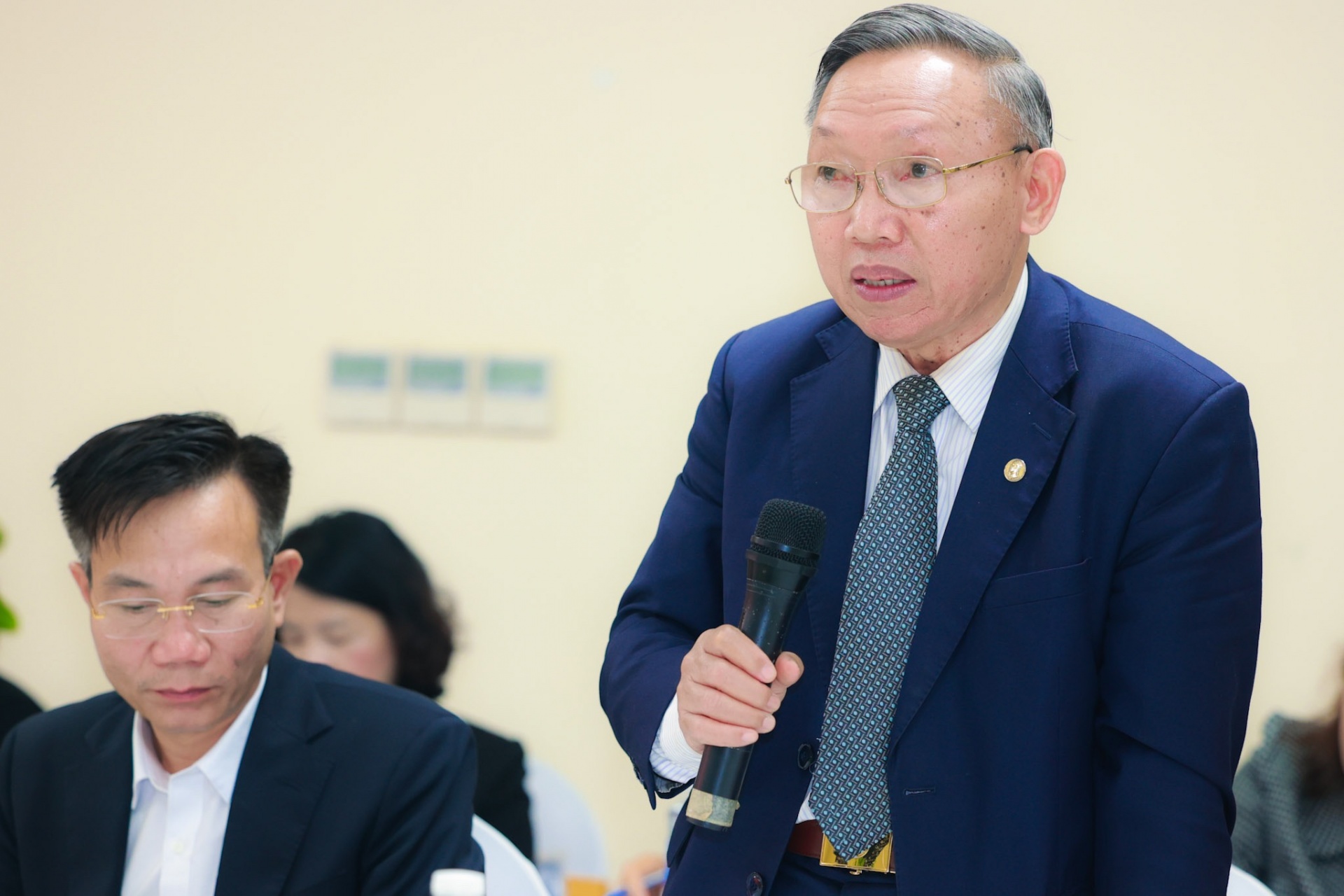 Xây dựng giai cấp công nhân Việt Nam hiện đại, lớn mạnh và phát huy