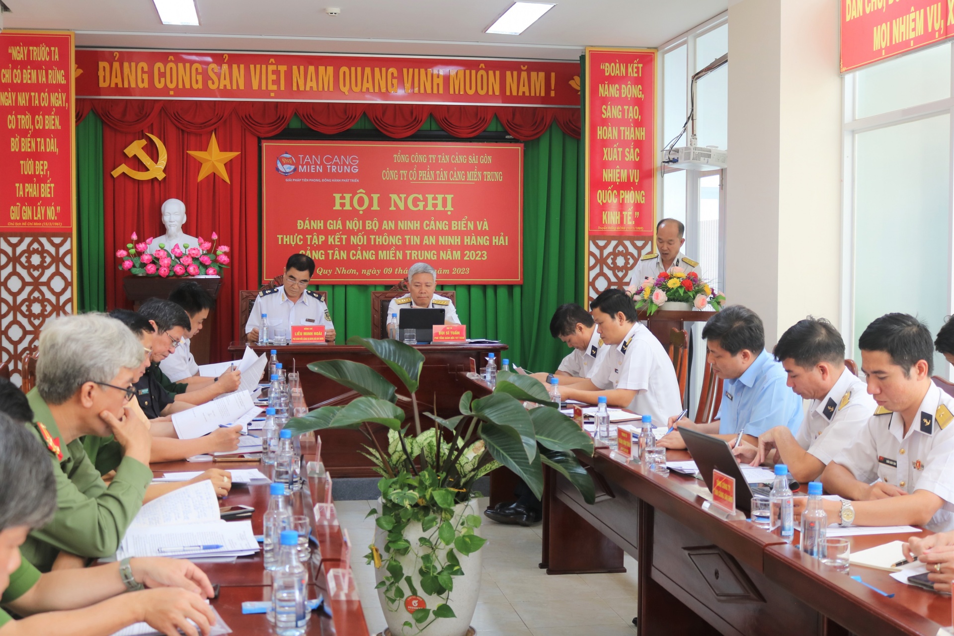 Phối hợp bảo đảm an ninh, an toàn tại cảng biển miền Trung Phối hợp bảo đảm an ninh, an toàn tại cảng biển miền Trung