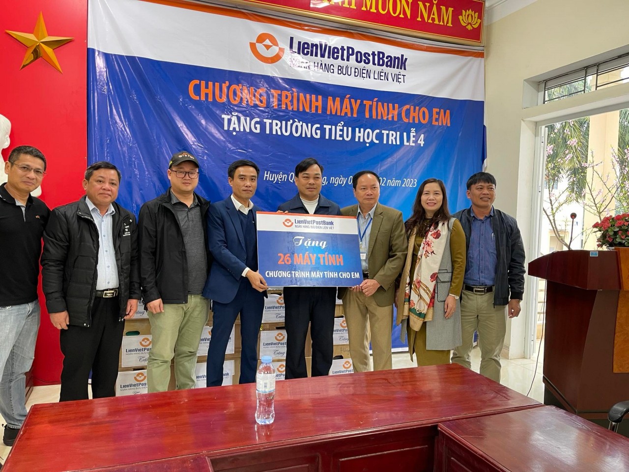 Trao tặng 26 bộ máy tính cho trường Tiểu học Tri Lễ 4 tại chương trình Sưởi ấm bản cao 2023 Trao tặng 26 bộ máy tính cho trường Tiểu học Tri Lễ 4 tại chương trình Sưởi ấm bản cao 2023