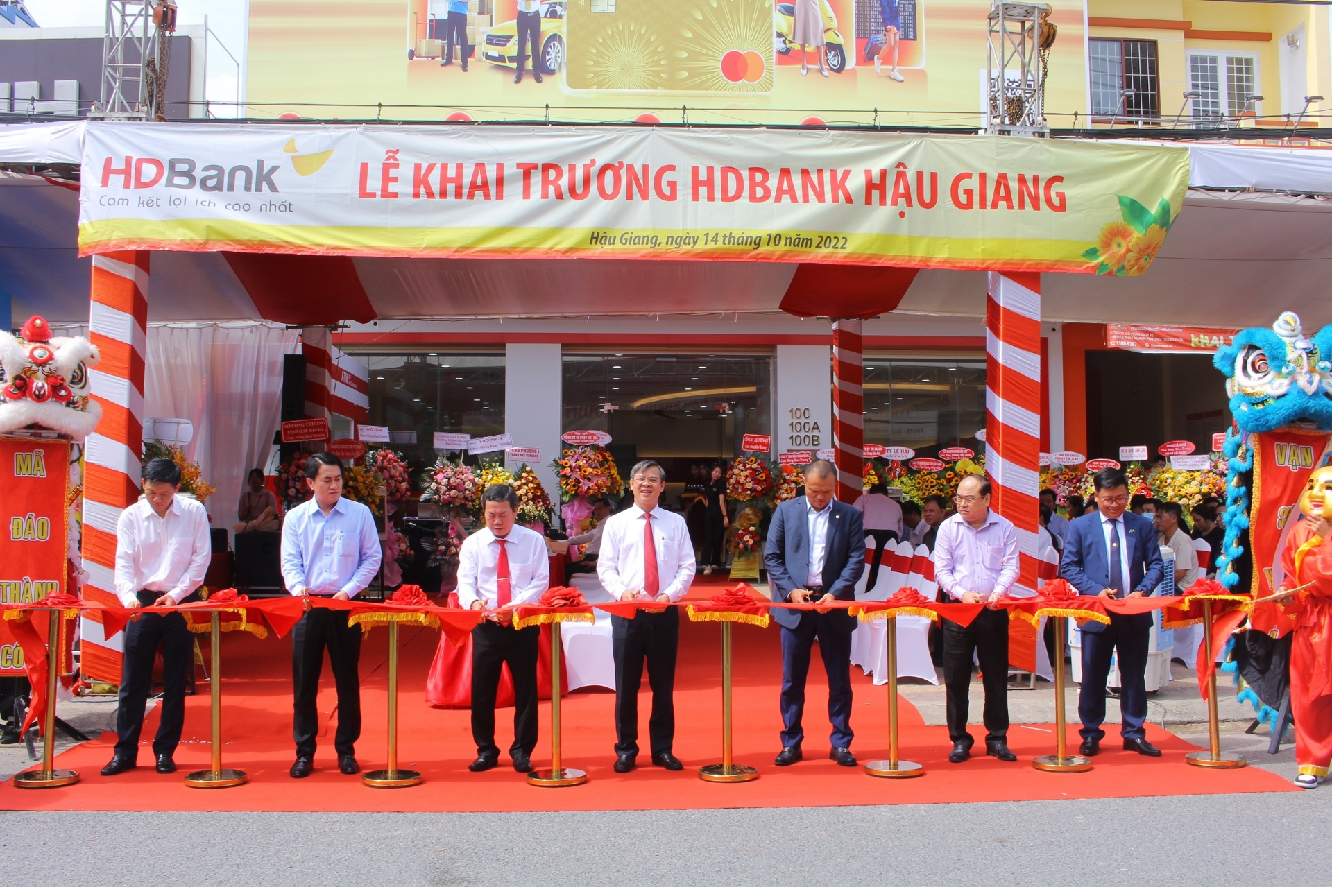 HDBANK phủ sóng khắp 61/63 tỉnh, thành trên cả nước, phục vụ thêm hàng triệu khách hàng HDBANK phủ sóng khắp 61/63 tỉnh, thành trên cả nước, phục vụ thêm hàng triệu khách hàng