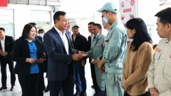 Công đoàn Hà Nội tiếp tục hỗ trợ lao động mất việc