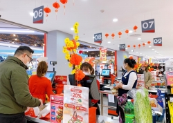 Khuyến mại lớn, gian hàng thực phẩm sạch, hóa mỹ phẩm tại WinMart “hút” khách