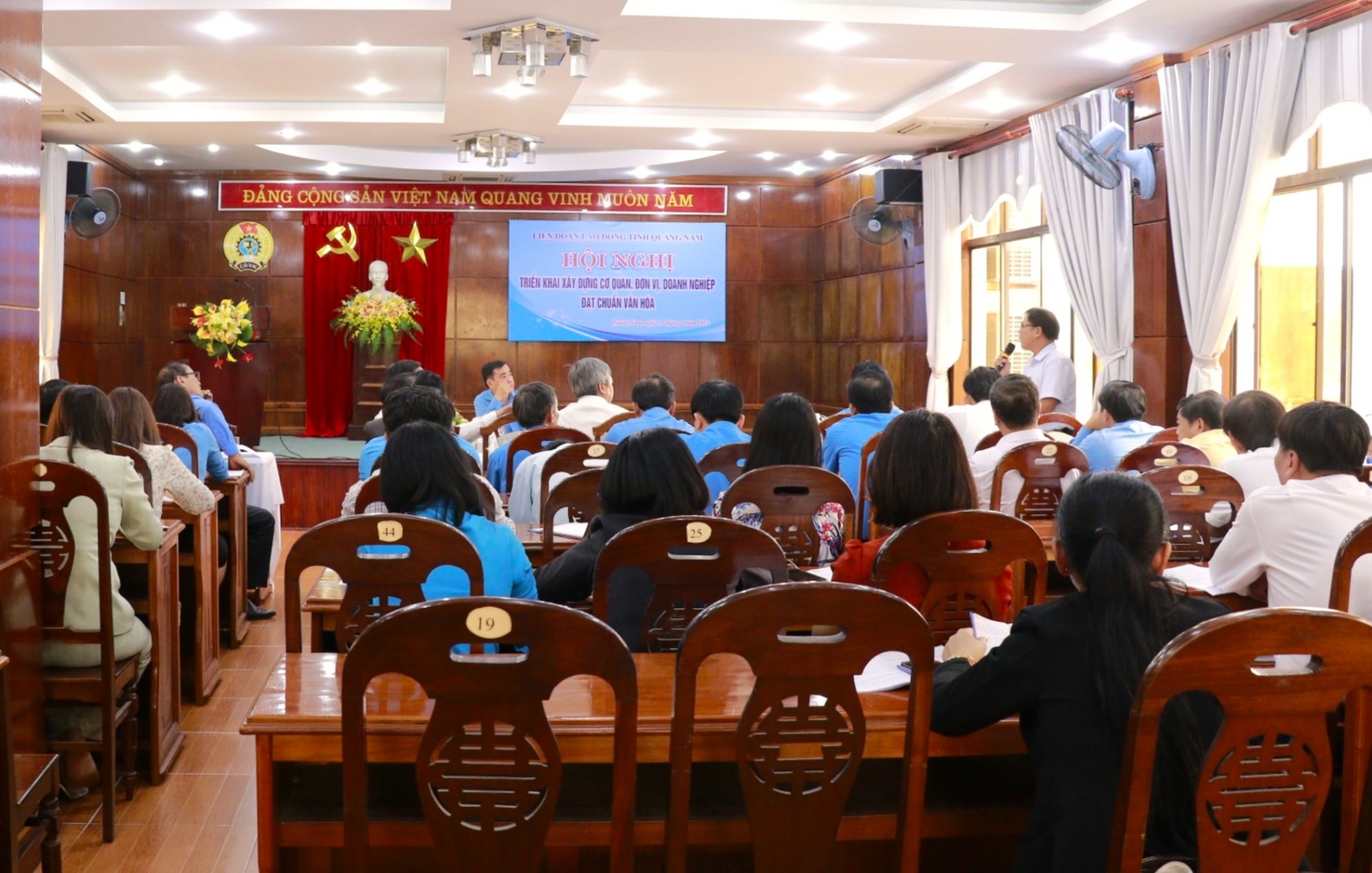 LĐLĐ tỉnh Quảng Nam triển khai xây dựng cơ quan, đơn vị, doanh nghiệp đạt chuẩn văn hóa