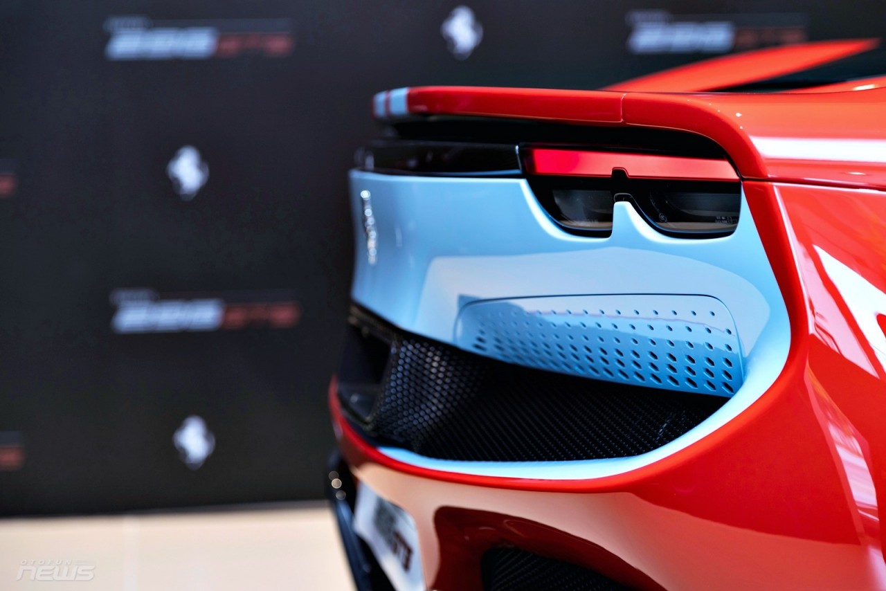 Ferrari 296 GTS có mặt tại Việt Nam, giá từ 23 tỷ đồng