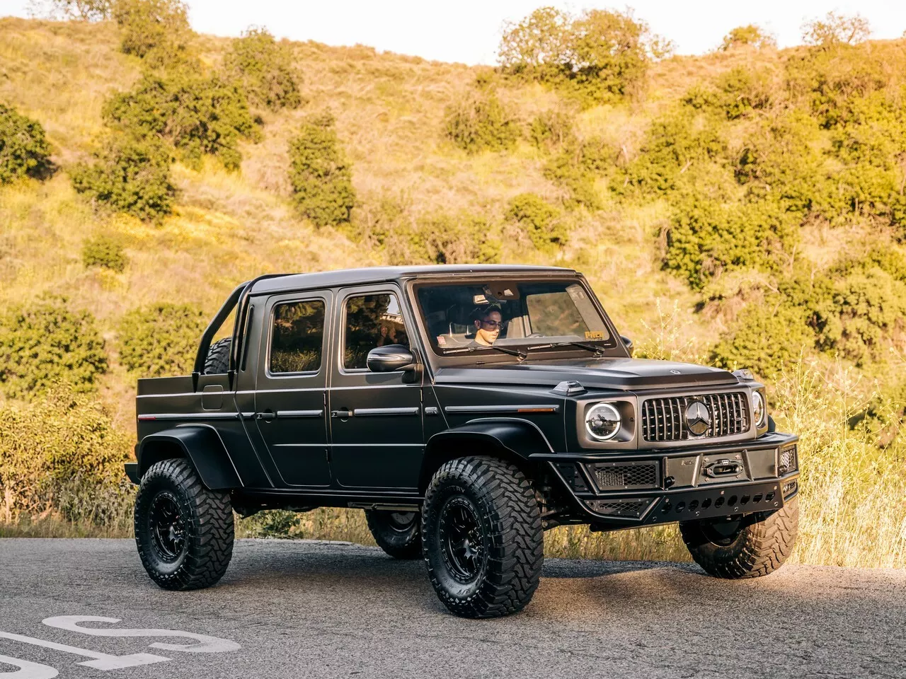 Mất 1.100 giờ để độ Mercedes G-Class thành bán tải Mất 1.100 giờ để độ Mercedes G-Class thành bán tải