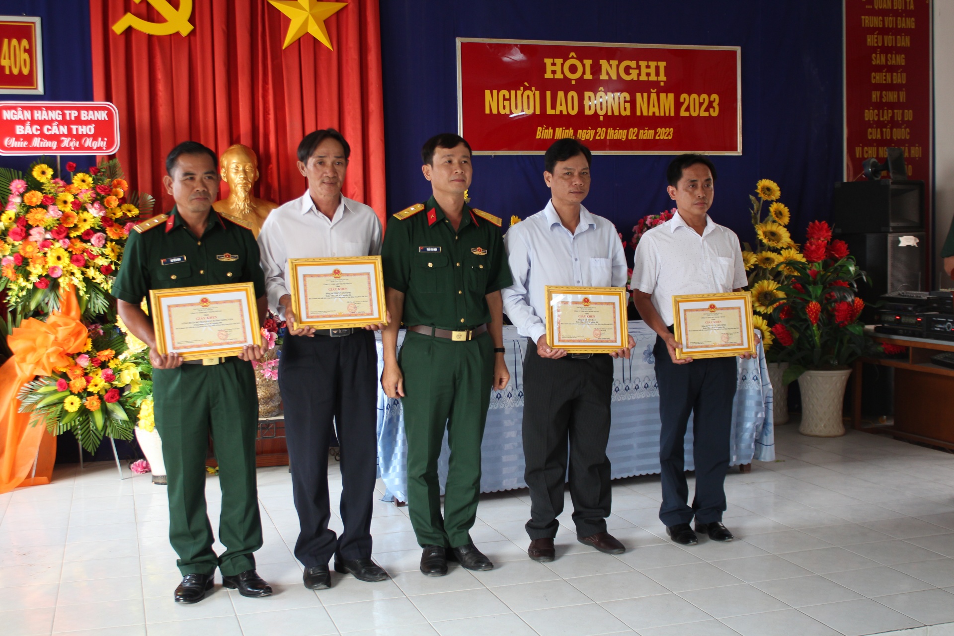 Xí nghiệp 406, Công ty 622, Quân khu 9: Linh hoạt trong điều hành quản lý Xí nghiệp 406, Công ty 622, Quân khu 9: Linh hoạt trong điều hành quản lý