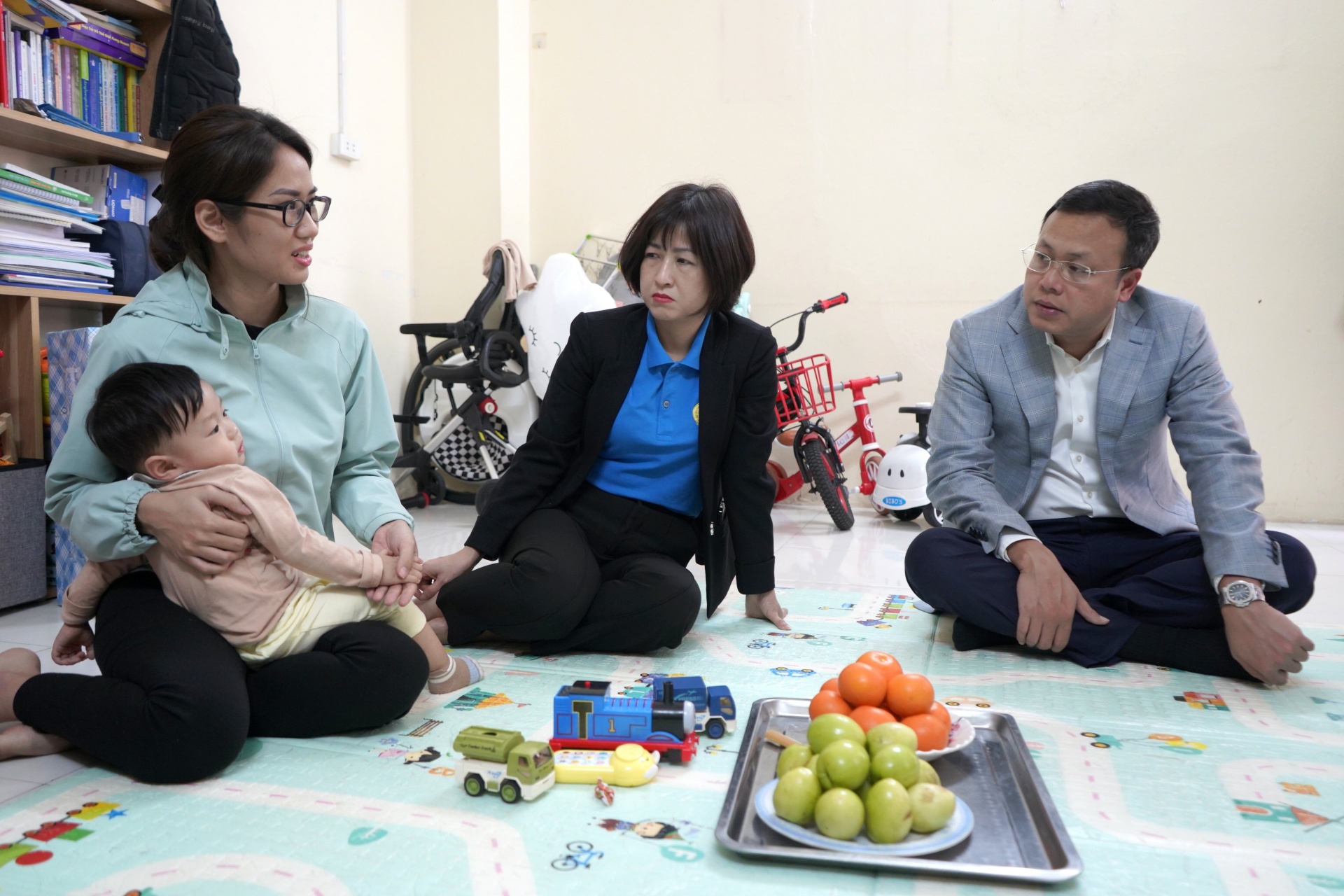 LĐLĐ thành phố Hà Nội: Thăm, tặng hỗ trợ cho lao động nữ có hoàn cảnh khó khăn LĐLĐ thành phố Hà Nội: Thăm, tặng hỗ trợ cho lao động nữ có hoàn cảnh khó khăn