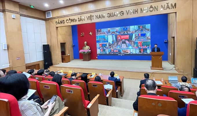 1.300 doanh nghiệp gặp khó, hơn 546.000 người lao động bị giảm giờ làm 1.300 doanh nghiệp gặp khó, hơn 546.000 người lao động bị giảm giờ làm