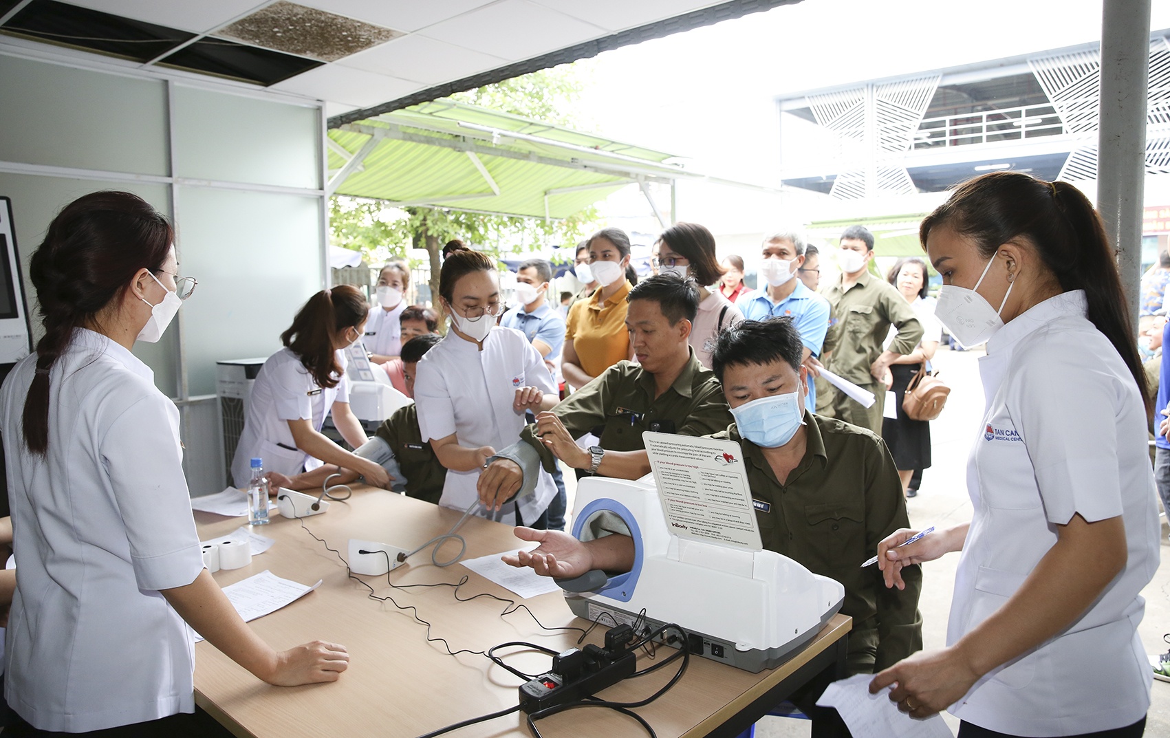 Người lao động Tân cảng Sài Gòn hiến giọt máu yêu thương Người lao động Tân cảng Sài Gòn hiến giọt máu yêu thương