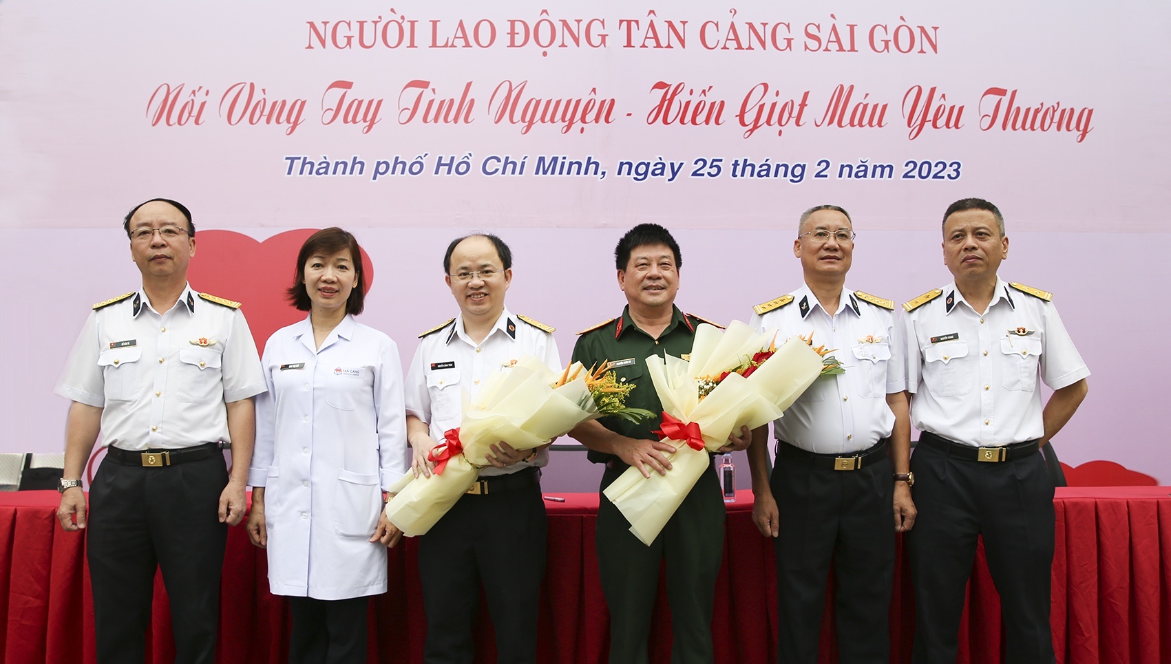 Người lao động Tân cảng Sài Gòn hiến giọt máu yêu thương