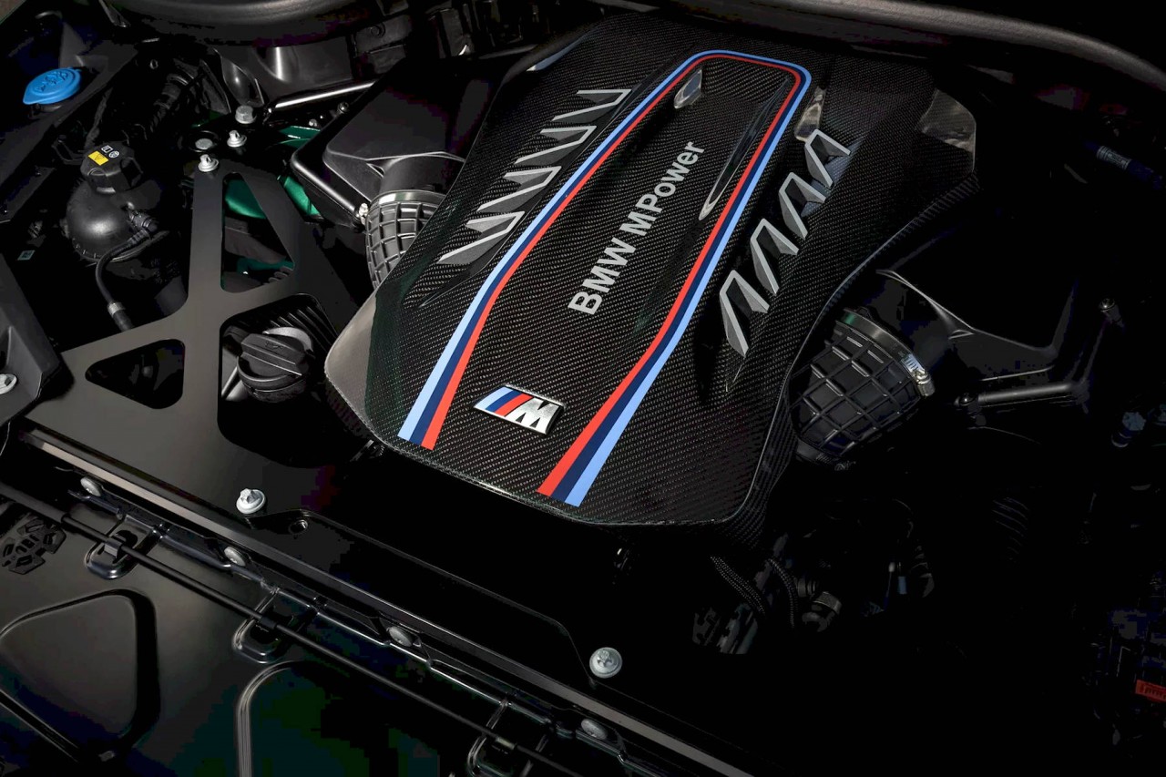 BMW giới thiệu "bộ đôi" xe hiệu năng cao X5 M 2024 và X6 M 2024