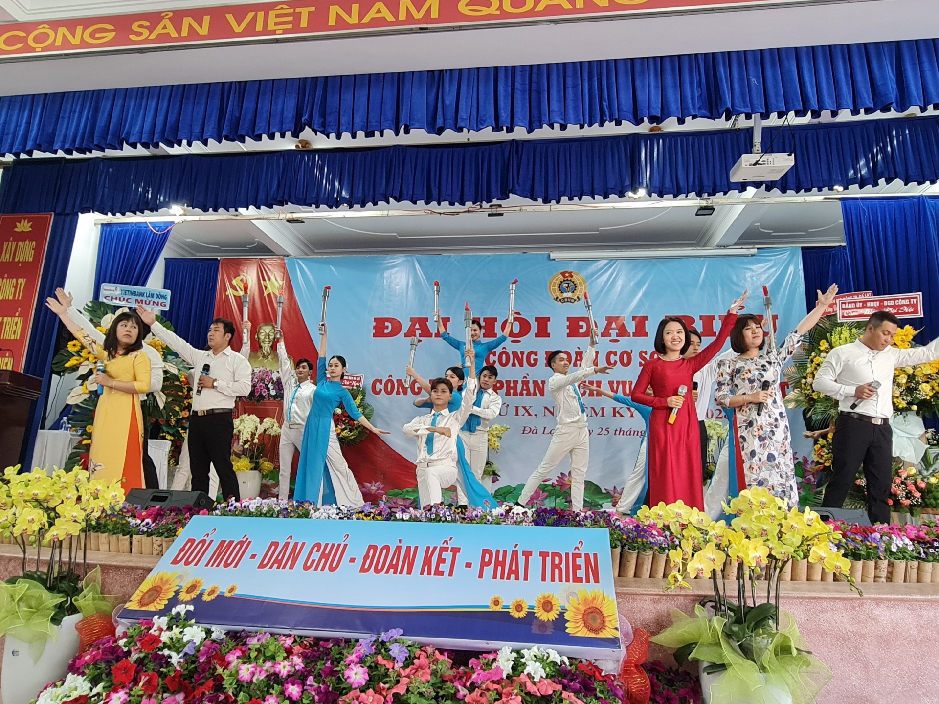 Lâm Đồng: Tiến tới Đại hội Công đoàn tỉnh lần thứ X, nhiệm kỳ 2023–2028 Lâm Đồng: Tiến tới Đại hội Công đoàn tỉnh lần thứ X, nhiệm kỳ 2023–2028