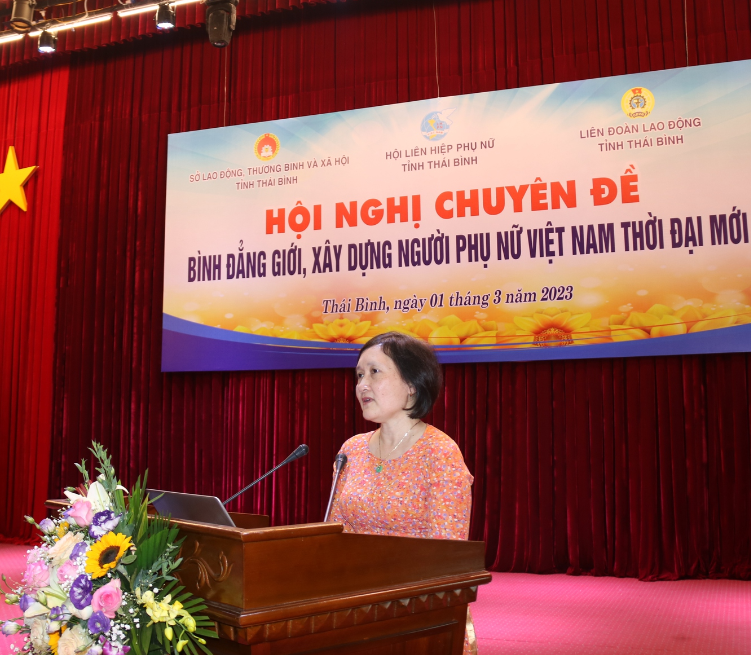 LĐLĐ tỉnh Thái Bình tổ chức chuyên đề bình đẳng giới, người phụ nữ Việt Nam thời đại mới LĐLĐ tỉnh Thái Bình tổ chức chuyên đề bình đẳng giới, người phụ nữ Việt Nam thời đại mới
