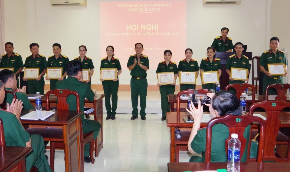 Đoàn viên công đoàn Trường Quân sự QK9:  Quyết tâm thực hiện thành công nhiệm vụ