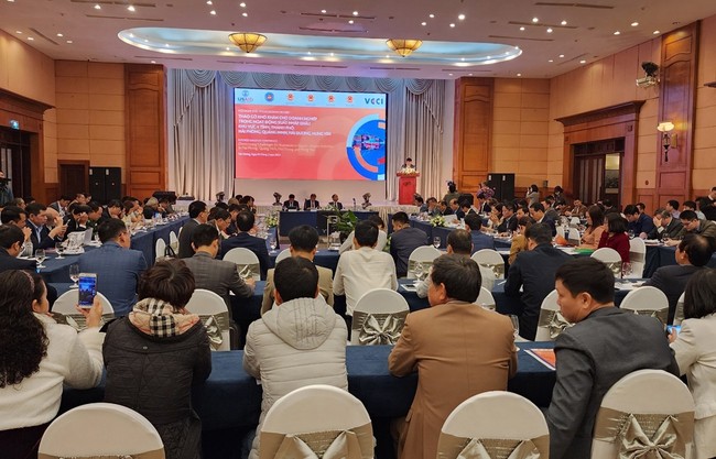 Doanh nghiệp xuất khẩu vẫn phải đối mặt với nhiều khó khăn về thủ tục hành chính Doanh nghiệp xuất khẩu vẫn phải đối mặt với nhiều khó khăn về thủ tục hành chính ảnh 1