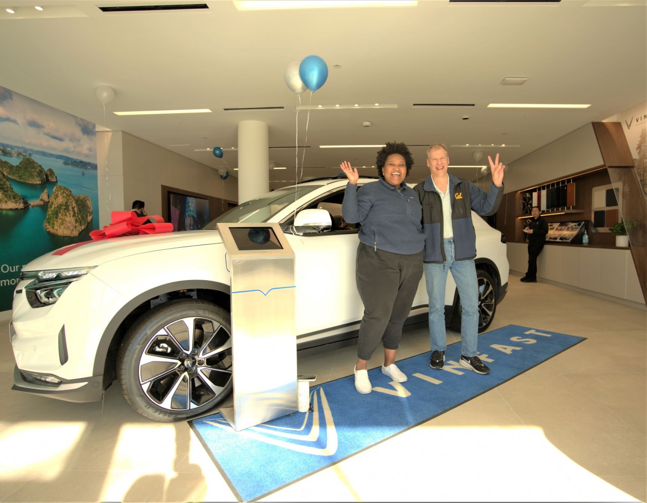 Khách hàng Mỹ chính thức nhận VinFast VF8 Khách hàng Mỹ chính thức nhận VinFast VF8