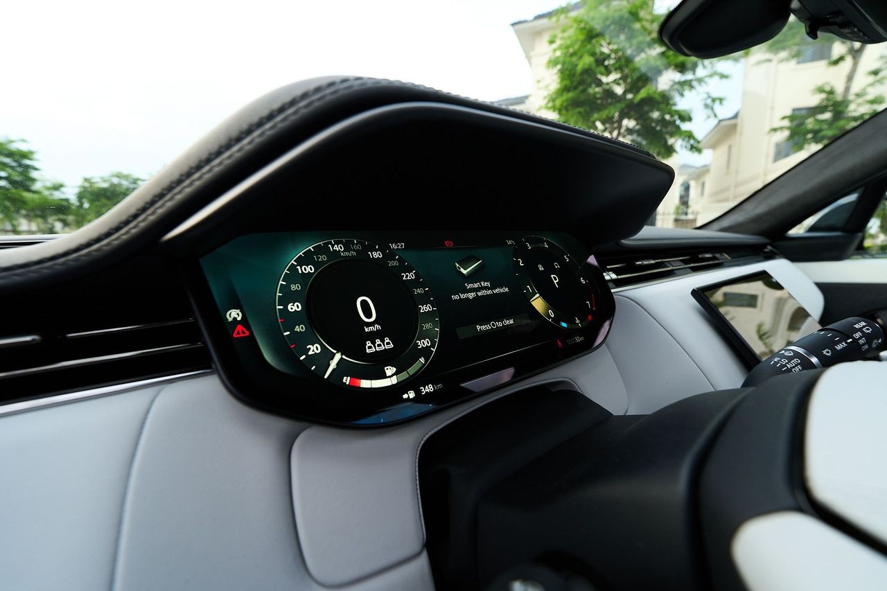 Cận cảnh Range Rover Sport First Edition vừa ra mắt tại Việt Nam