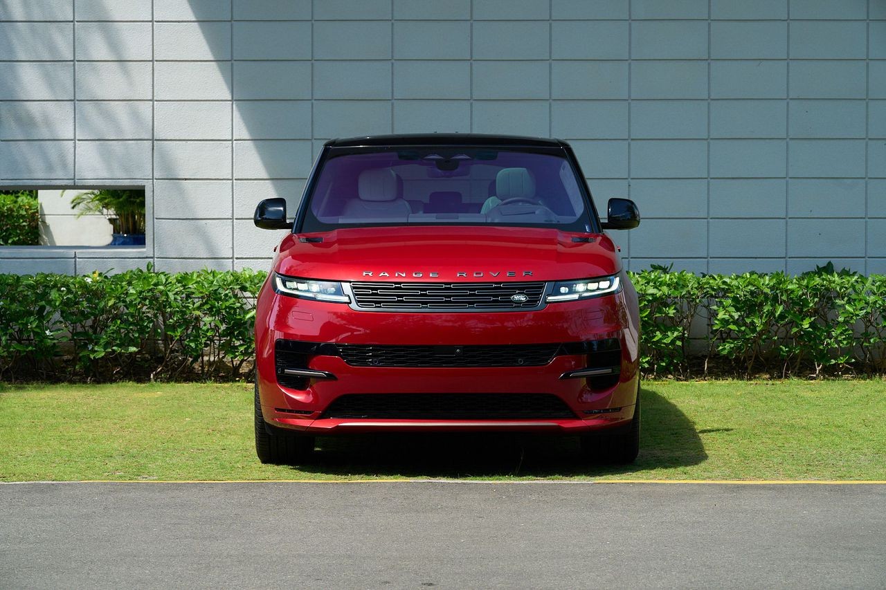 Cận cảnh Range Rover Sport First Edition vừa ra mắt tại Việt Nam