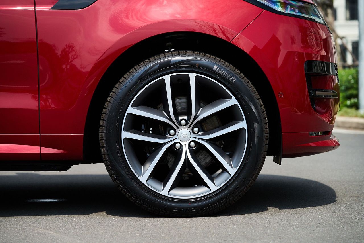 Cận cảnh Range Rover Sport First Edition vừa ra mắt tại Việt Nam