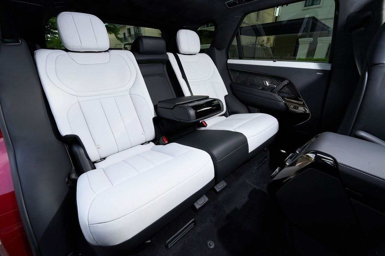 Cận cảnh Range Rover Sport First Edition vừa ra mắt tại Việt Nam