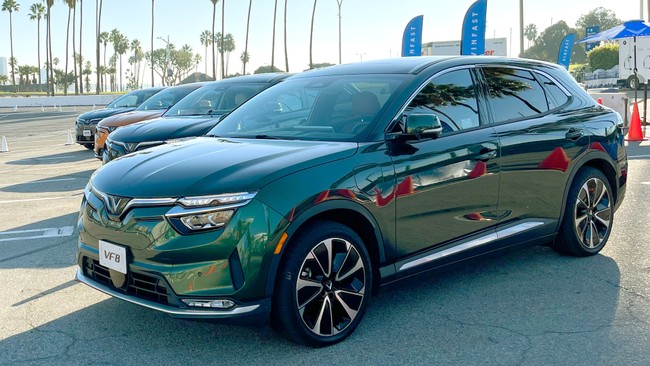 Ông Phạm Nhật Vượng lập hãng taxi điện hoạt động ở Hà Nội Ông Phạm Nhật Vượng lập hãng taxi điện hoạt động ở Hà Nội ảnh 1