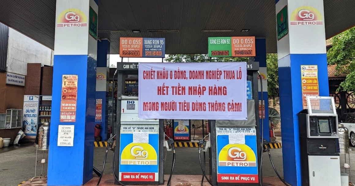 Doanh nghiệp bán lẻ bán xăng dầu than phải bán đất đai, cầm cố tài sản để bù lỗ