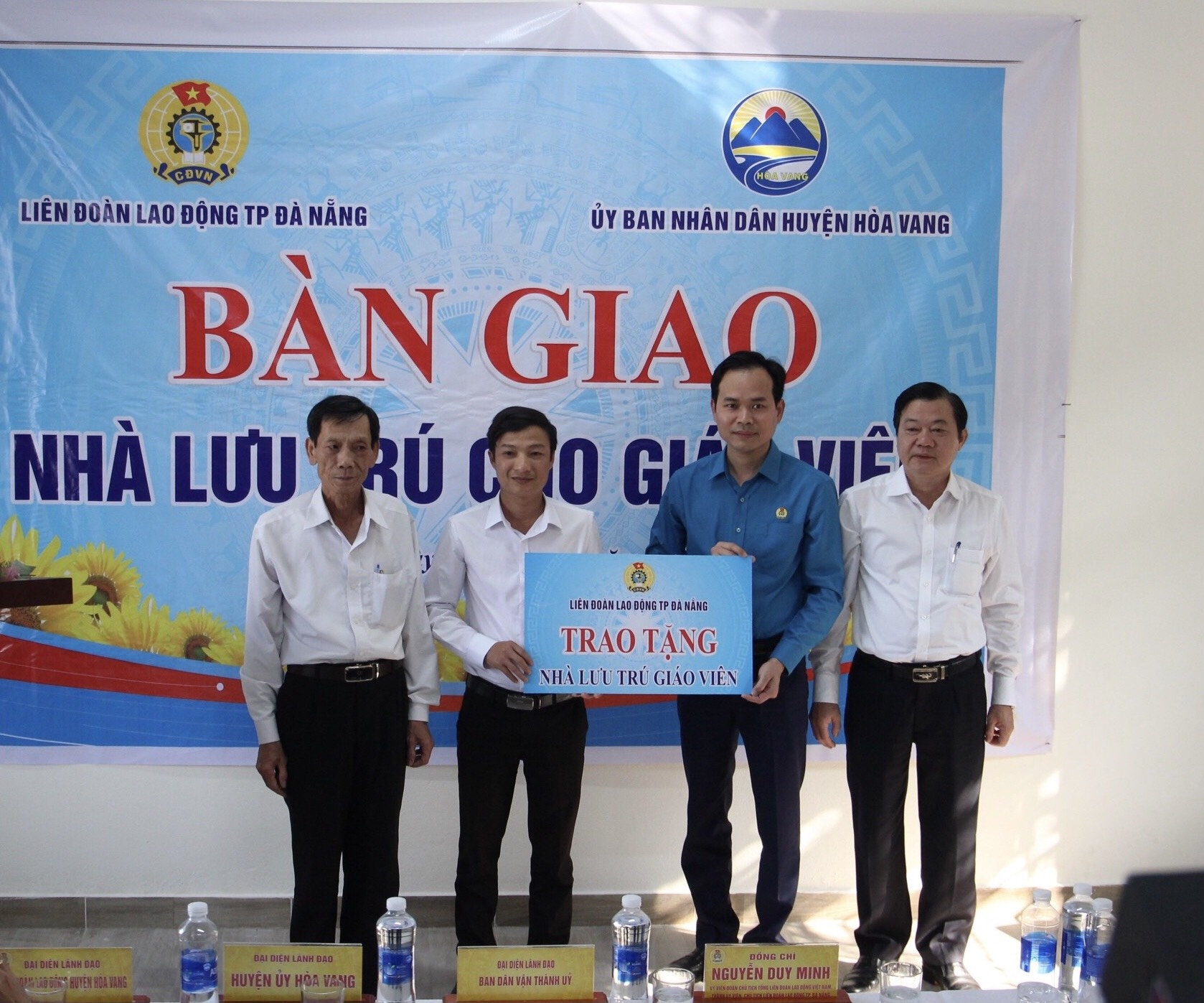 Đà Nẵng: Bàn giao nhà lưu trú hơn 1,4 tỷ đồng cho giáo viên miền núi Đà Nẵng: Bàn giao nhà lưu trú hơn 1,4 tỷ đồng cho giáo viên miền núi