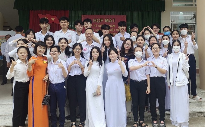 Mô hình “hùn vốn xoay vòng” tương trợ giáo viên có hoàn cảnh khó khăn Mô hình “hùn vốn xoay vòng” tương trợ giáo viên có hoàn cảnh khó khăn