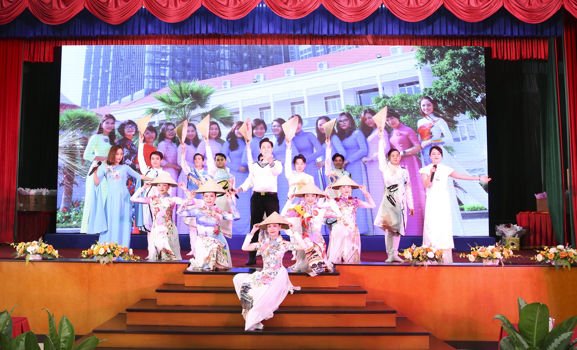 Phụ nữ Tân cảng Sài Gòn khát vọng cống hiến, xây dựng gia đình hạnh phúc Phụ nữ Tân cảng Sài Gòn khát vọng cống hiến, xây dựng gia đình hạnh phúc