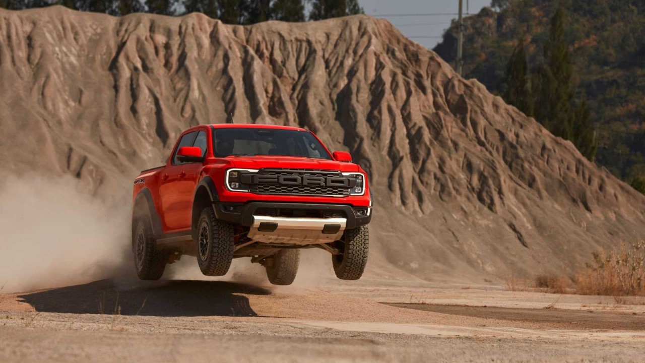 Ford Ranger Raptor thế hệ mới ra mắt tại Việt Nam, không có động cơ V6 Ford Ranger Raptor thế hệ mới ra mắt tại Việt Nam, không có động cơ V6